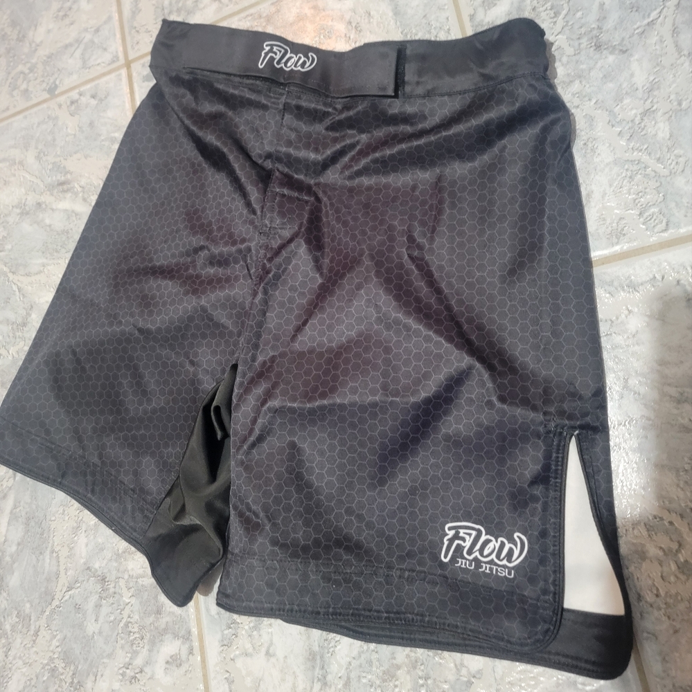 Flow kimonos honeycomb MMA BJJ shorts medium